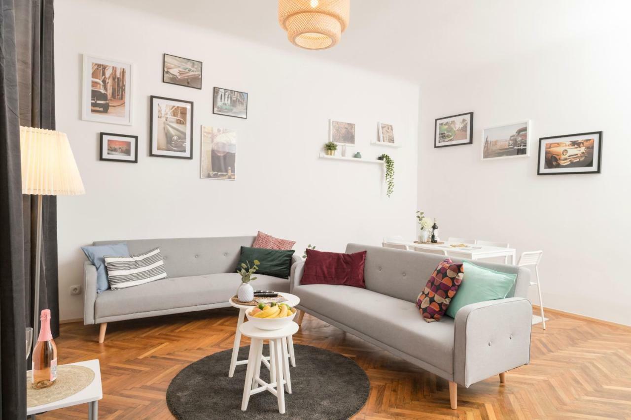 Spittelau Chillout Lounge Spacious Bright Contactless Selfcheckin Wenen
